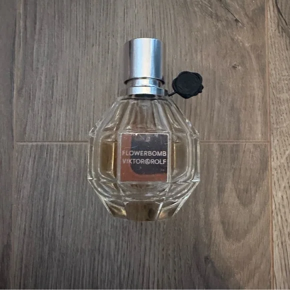 Viktor & Rolf Flowerbomb - Picture 3 of 3